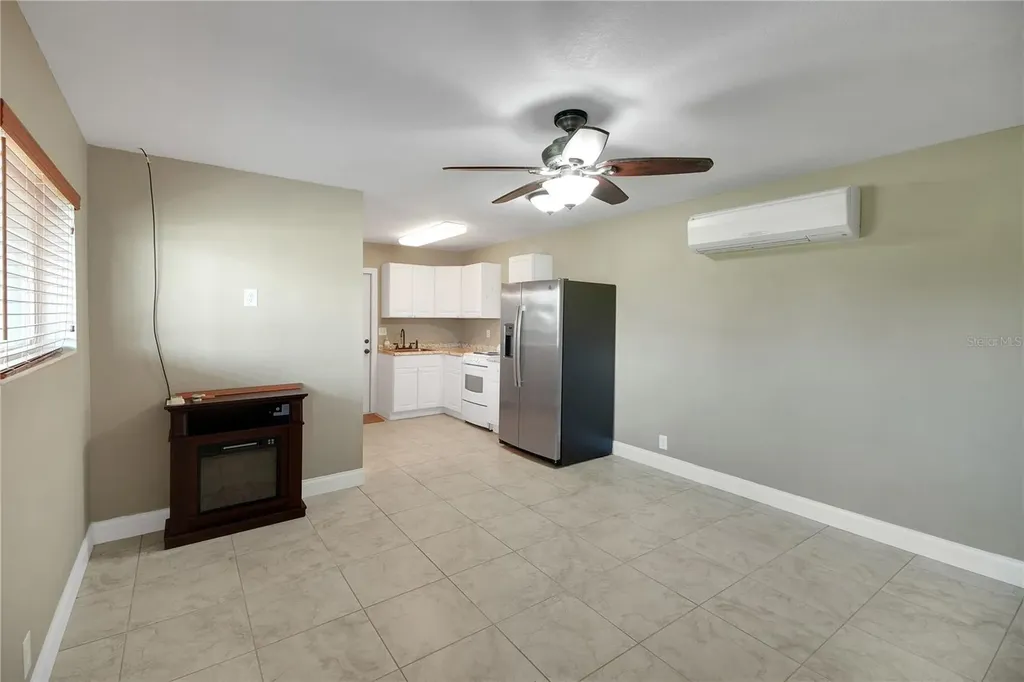 16982 SE Highway 42 Weirsdale FL 32195