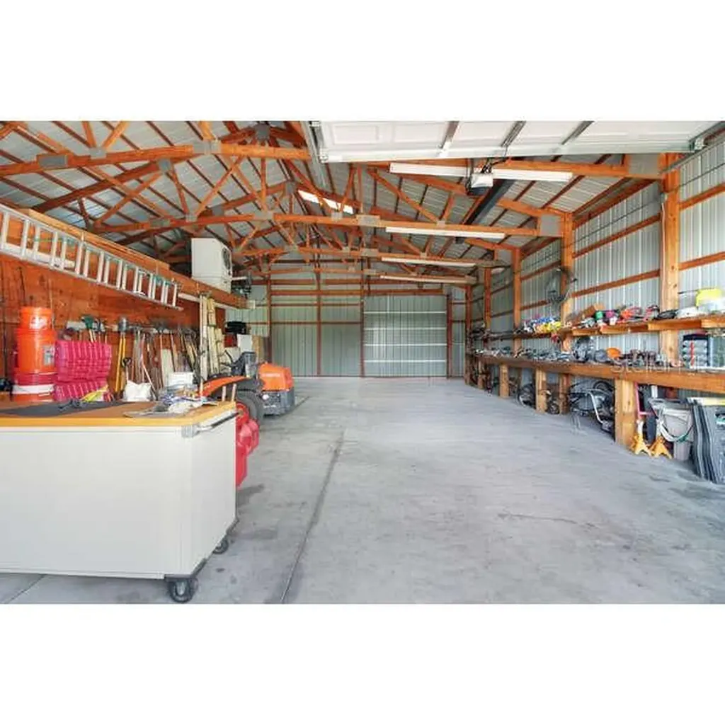 16982 SE Highway 42 Weirsdale FL 32195