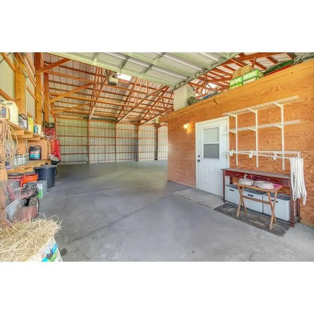 16982 SE Highway 42 Weirsdale FL 32195