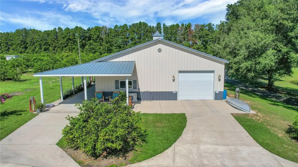 16982 SE Highway 42 Weirsdale FL 32195