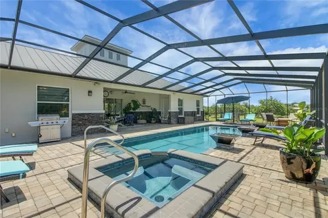 16982 SE Highway 42 Weirsdale FL 32195