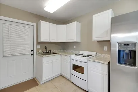 16982 SE Highway 42 Weirsdale FL 32195