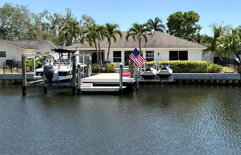 1357 52nd Avenue NE St Petersburg FL 33703