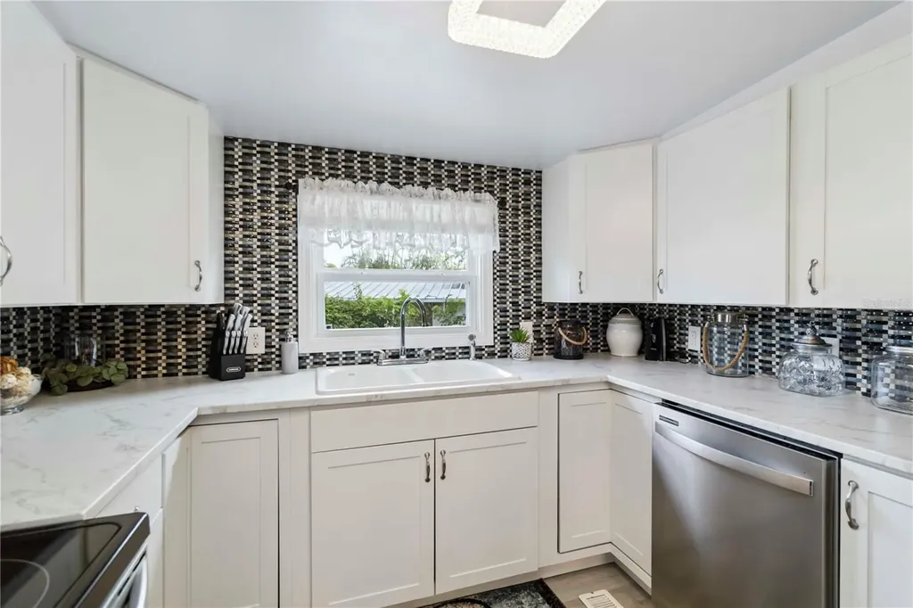 1100 University Parkway Sarasota FL 34234
