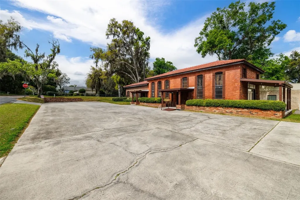 37731 Robinson Avenue Dade City FL 33523