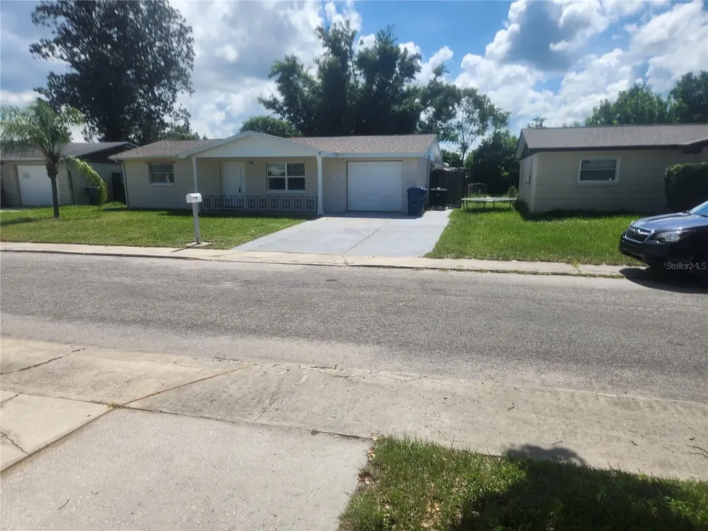 1024 Deal Lane Holiday FL 34691