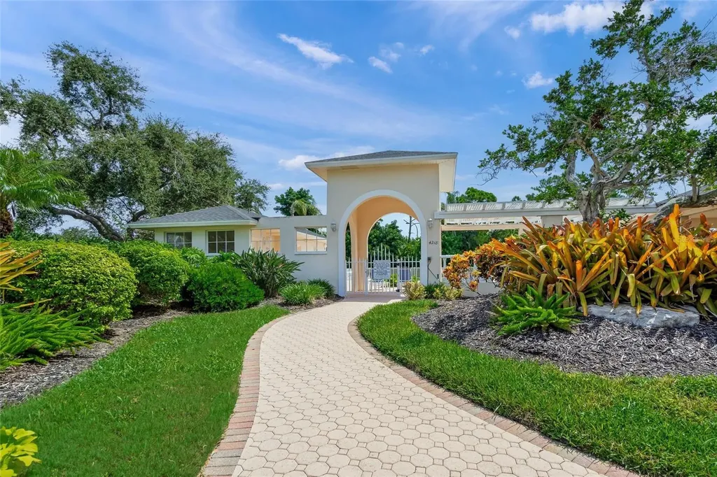 4098 Westbourne Circle Sarasota FL 34238