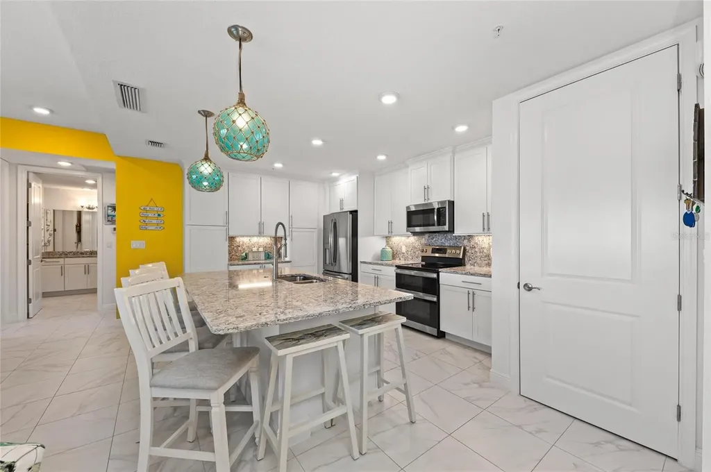387 Aruba Circle Bradenton FL 34209