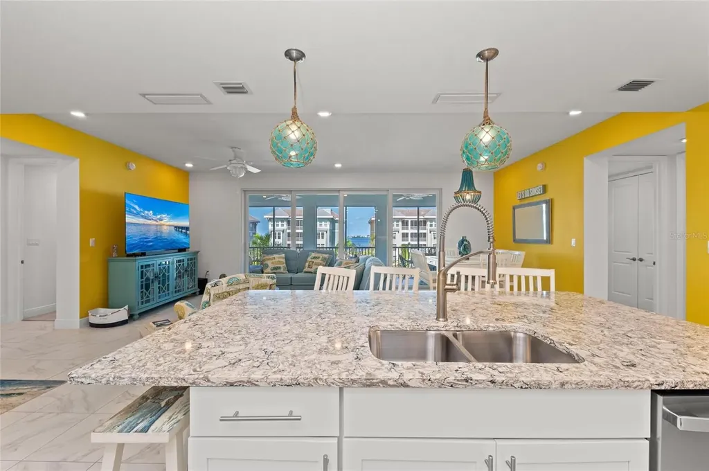 387 Aruba Circle Bradenton FL 34209