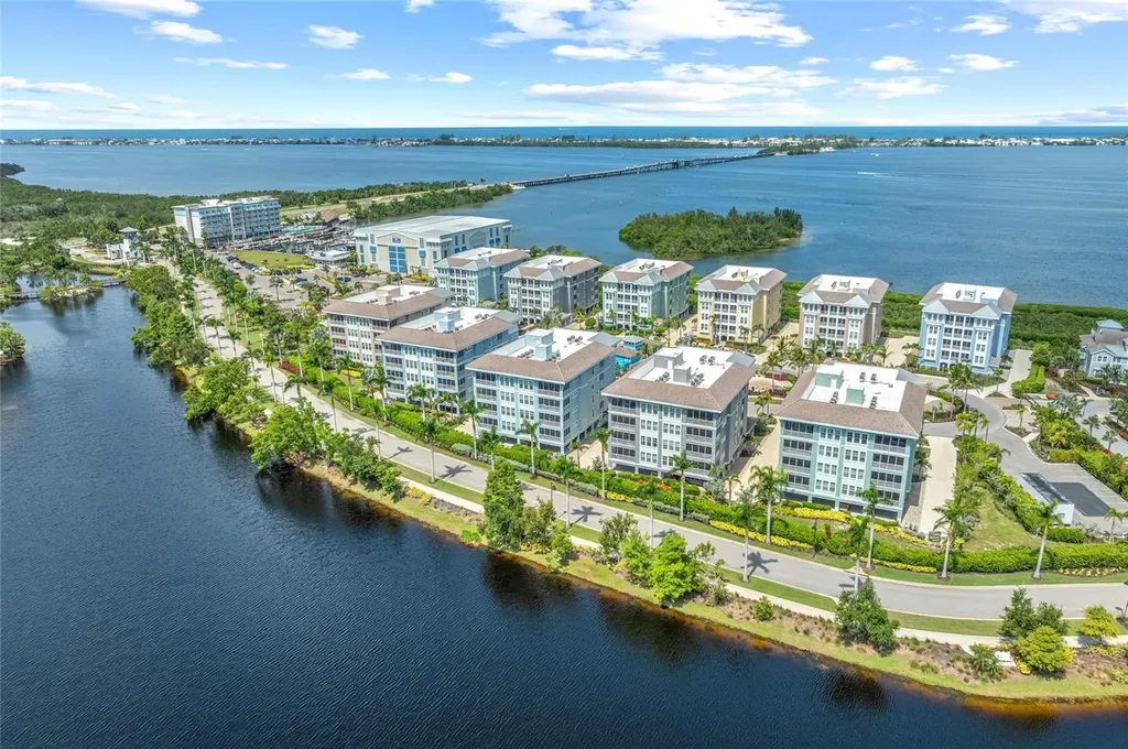 387 Aruba Circle Bradenton FL 34209