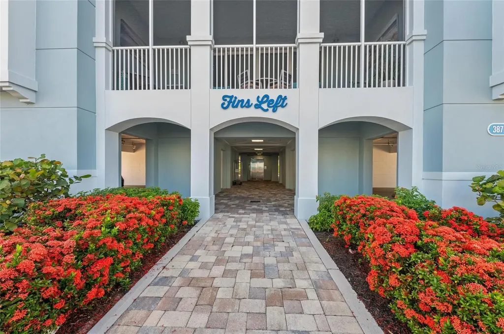 387 Aruba Circle Bradenton FL 34209