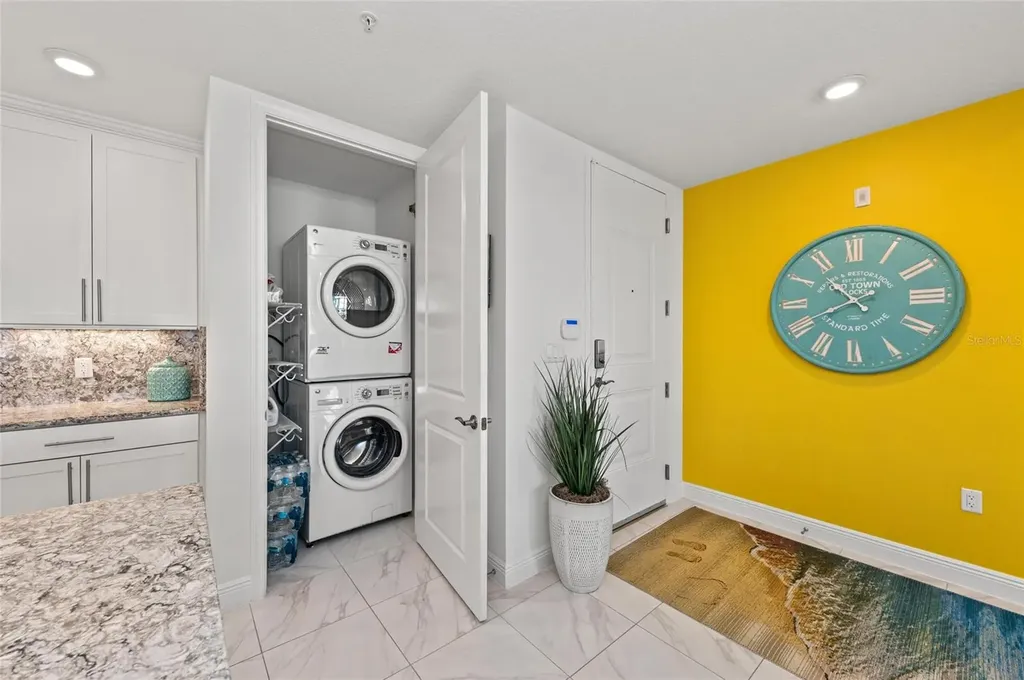 387 Aruba Circle Bradenton FL 34209