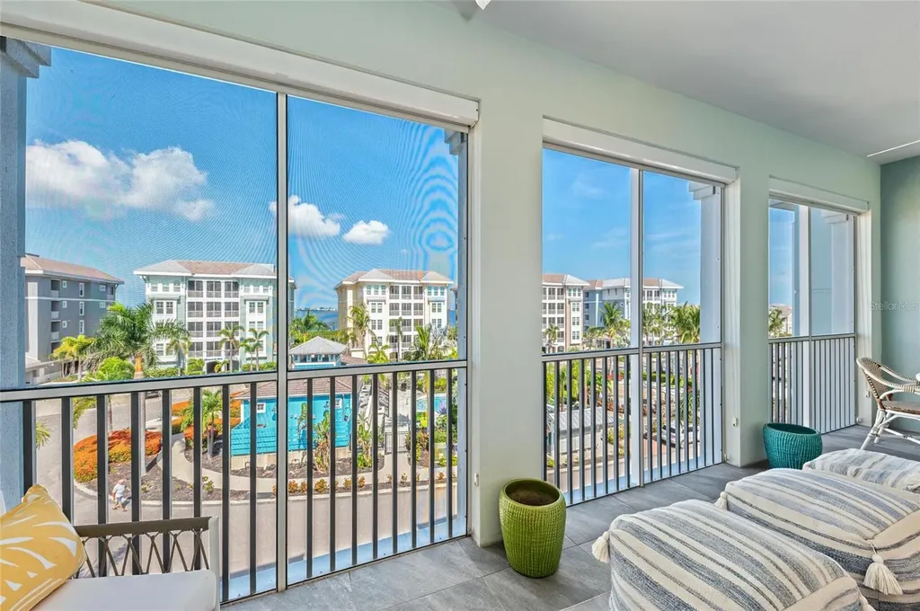 387 Aruba Circle Bradenton FL 34209