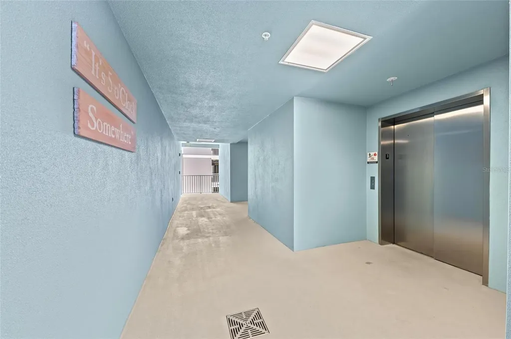 387 Aruba Circle Bradenton FL 34209