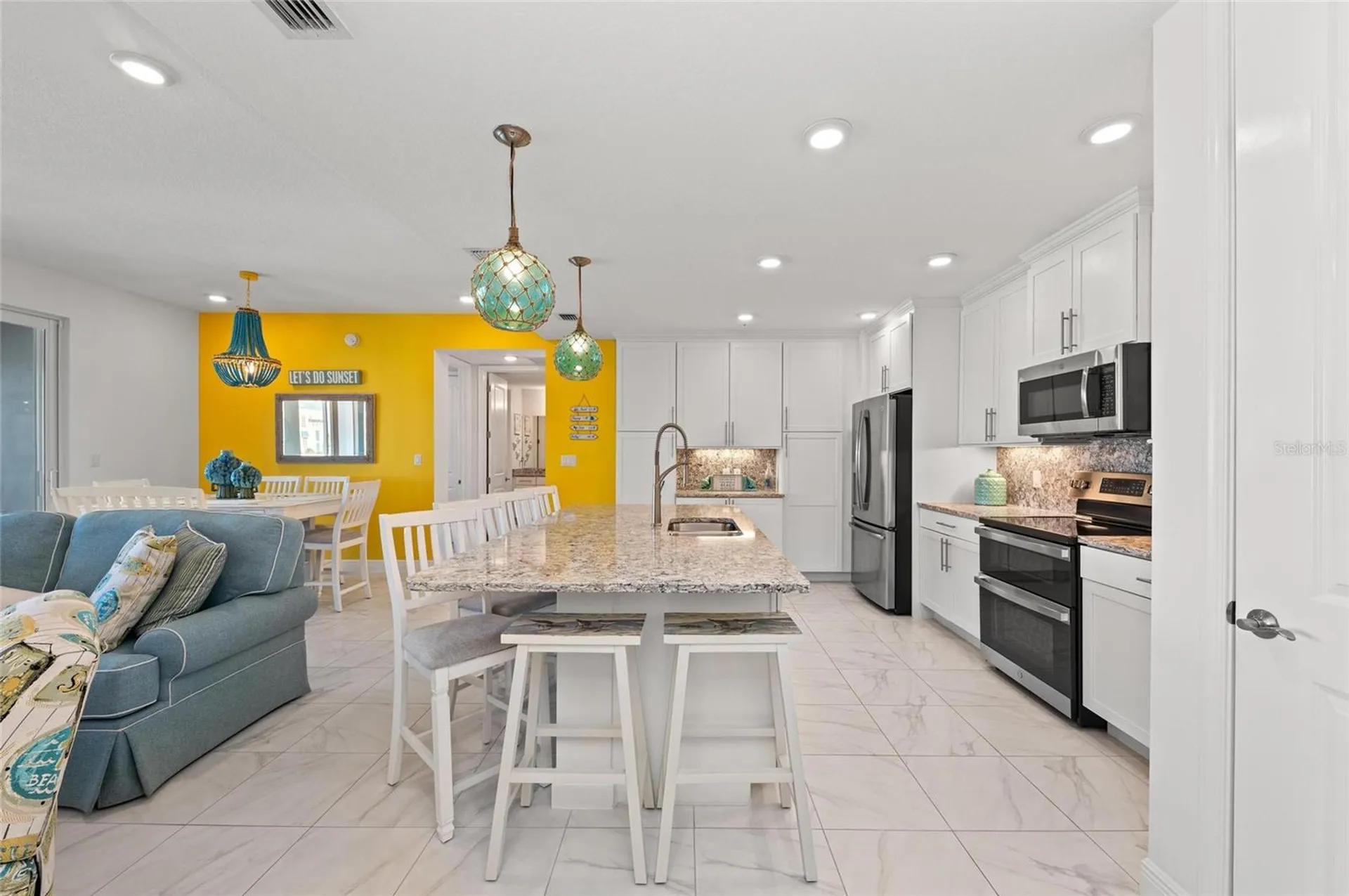 387 Aruba Circle Bradenton FL 34209