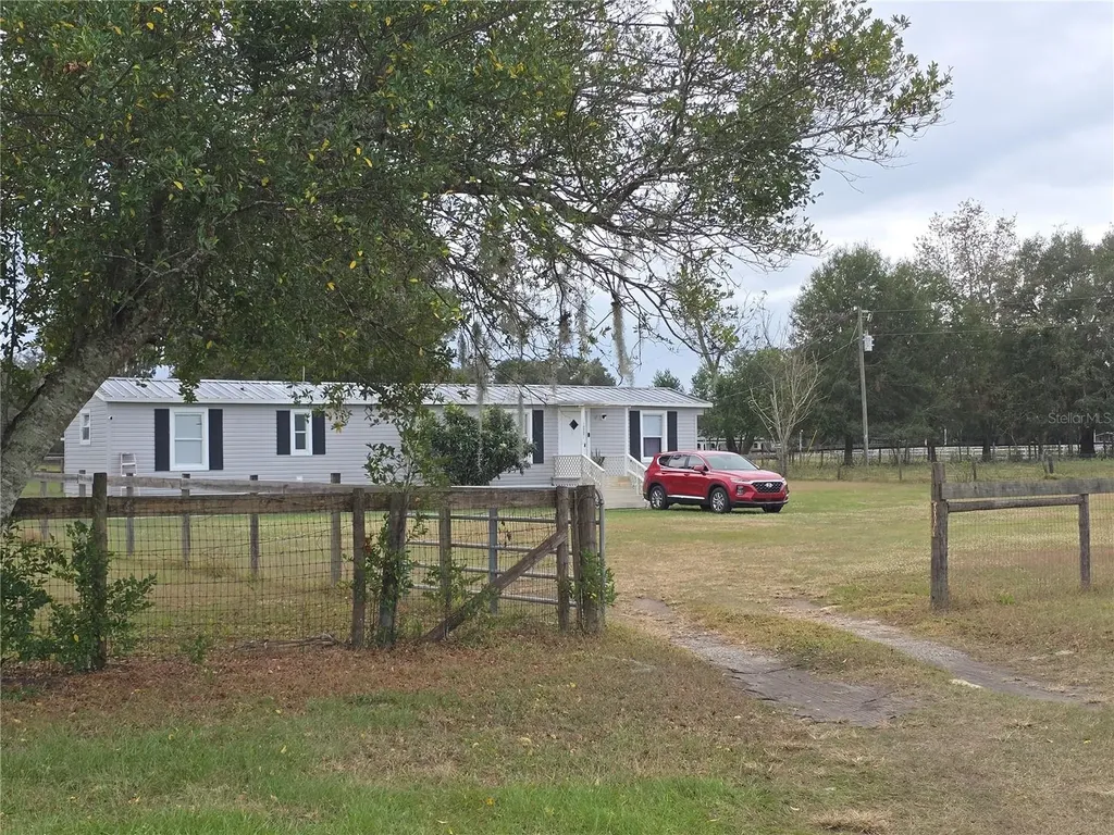 16948 SE 19th Court Summerfield FL 34491