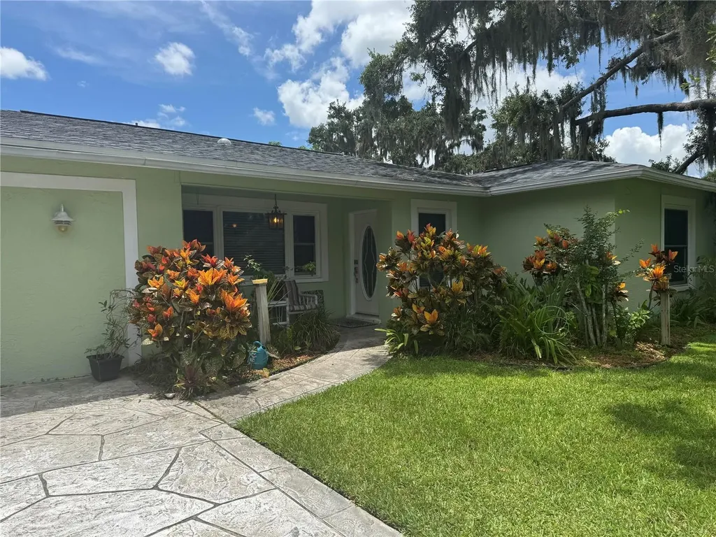 1825 Par Place Sarasota FL 34240