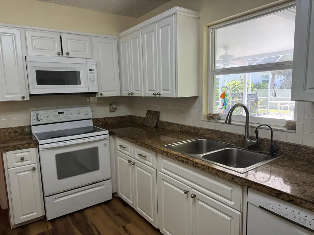 1825 Par Place Sarasota FL 34240