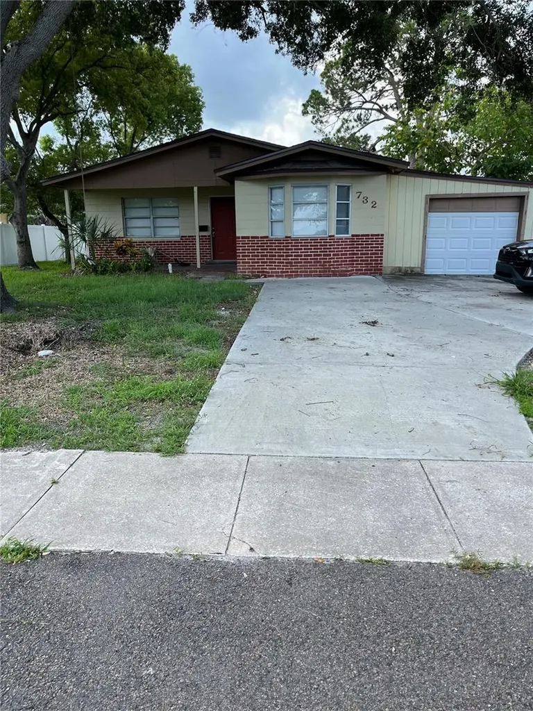732 62nd Avenue NE St Petersburg FL 33702