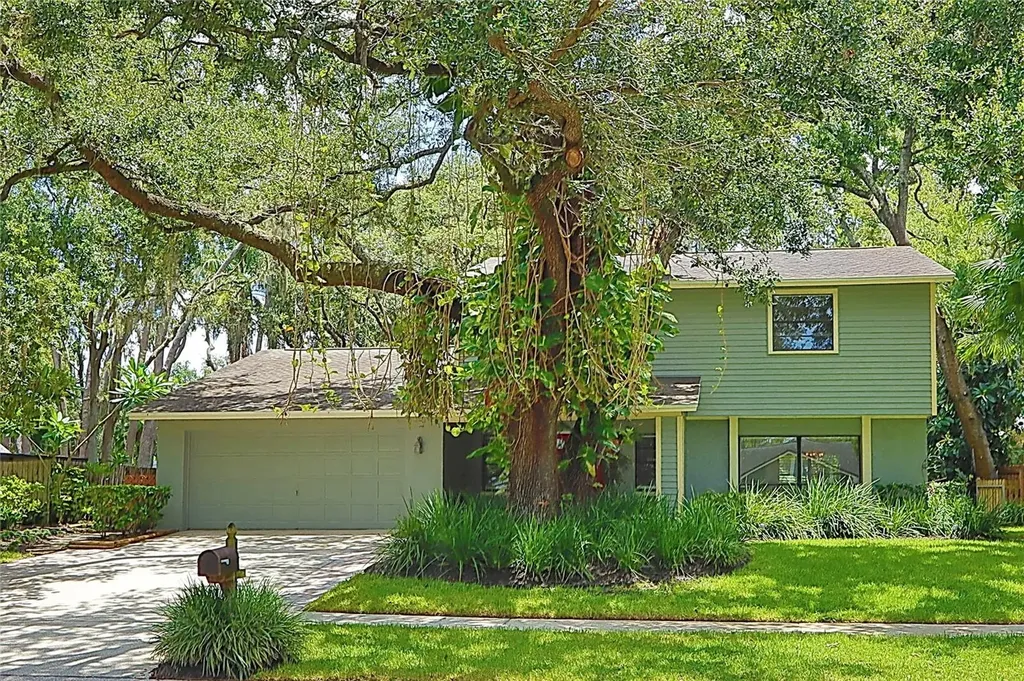 16813 Rolling Rock Drive Tampa FL 33618