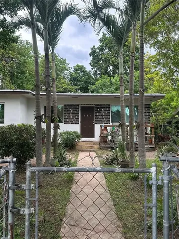 690 NW 1st Street Homestead FL 33034