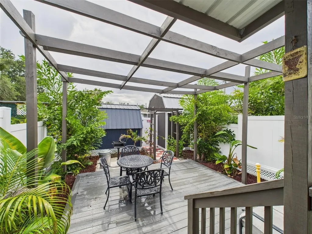 221 1st Street Davenport FL 33837