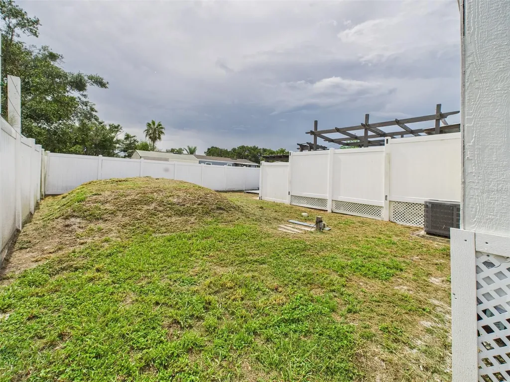 221 1st Street Davenport FL 33837
