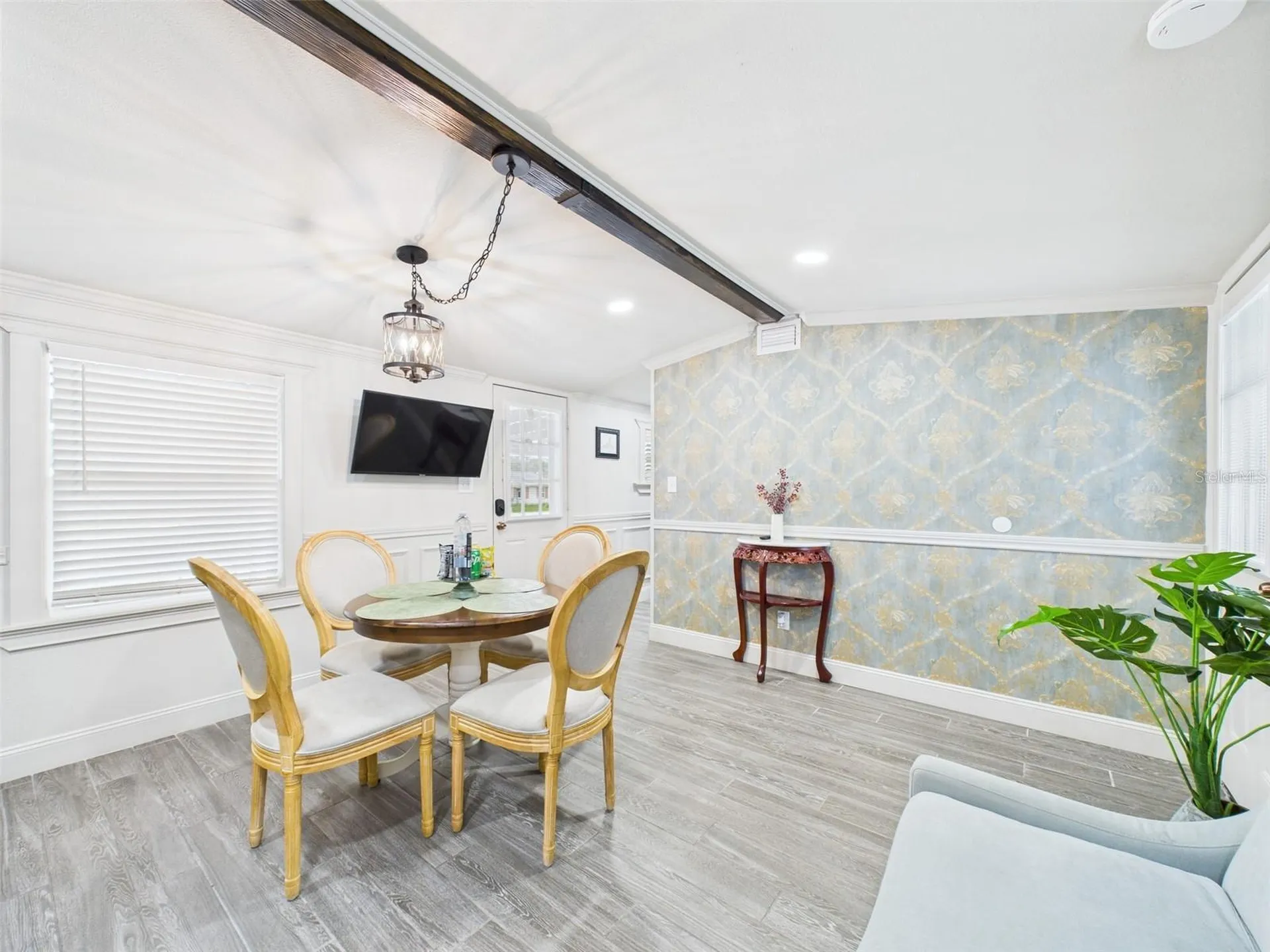 221 1st Street Davenport FL 33837