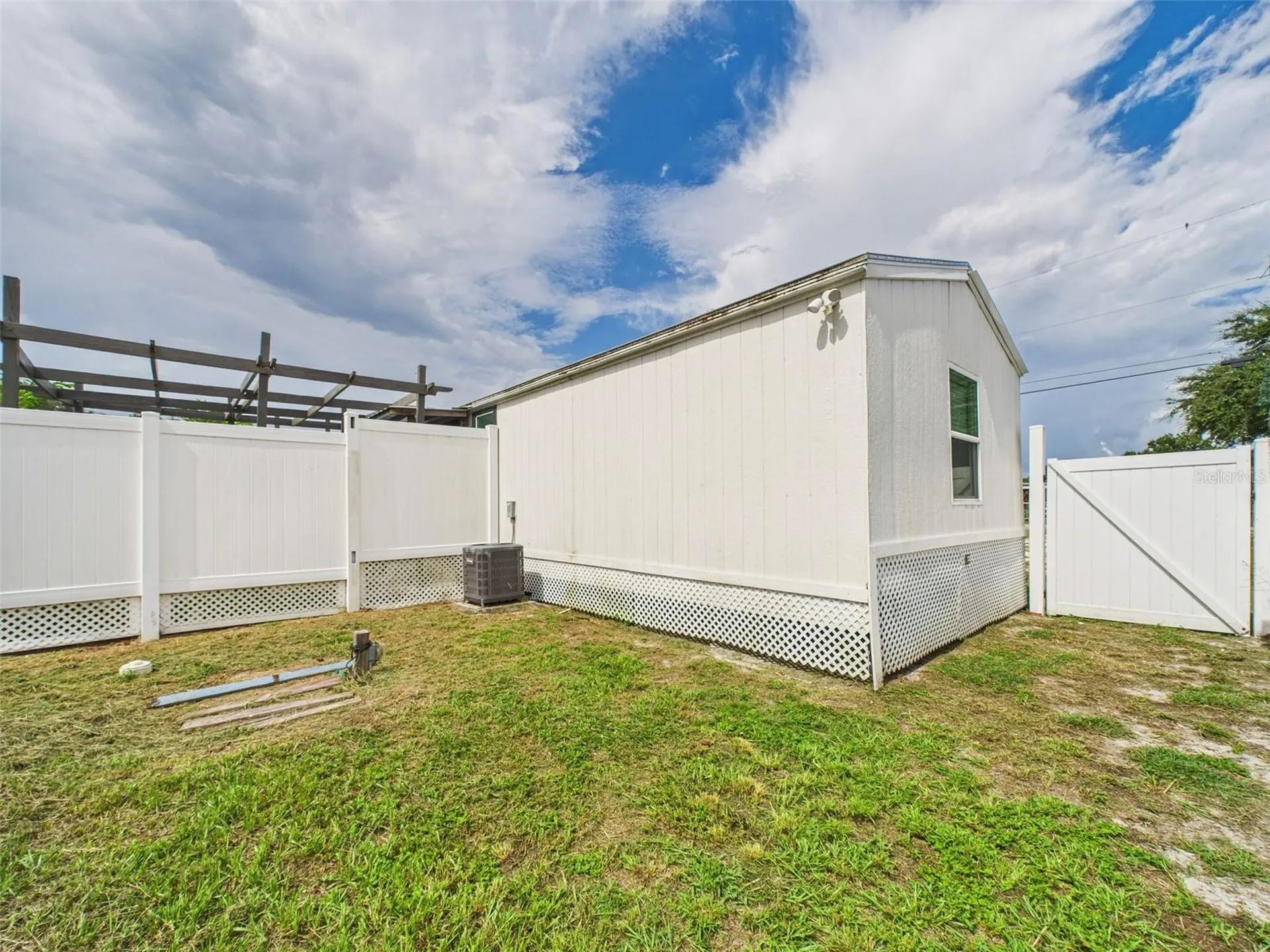 221 1st Street Davenport FL 33837