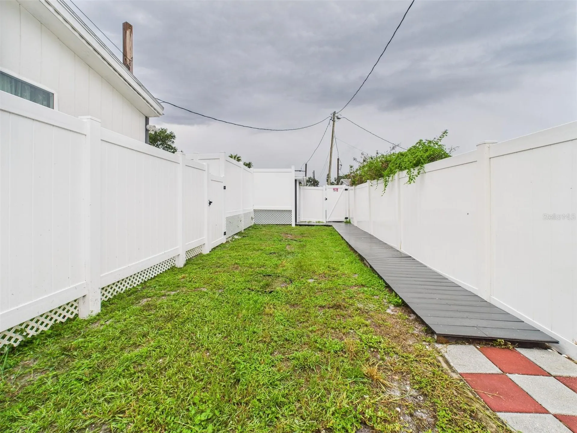 221 1st Street Davenport FL 33837