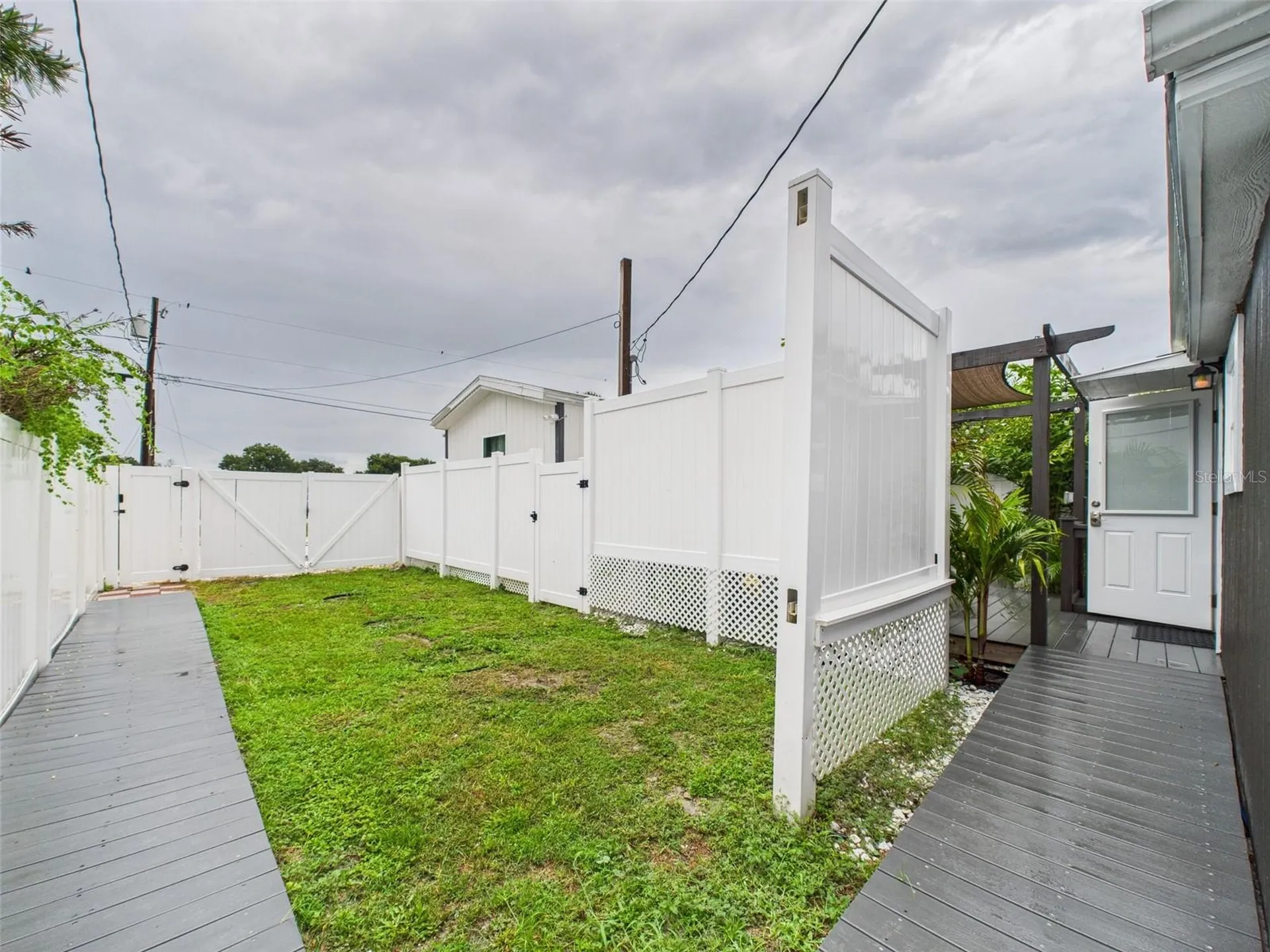 221 1st Street Davenport FL 33837