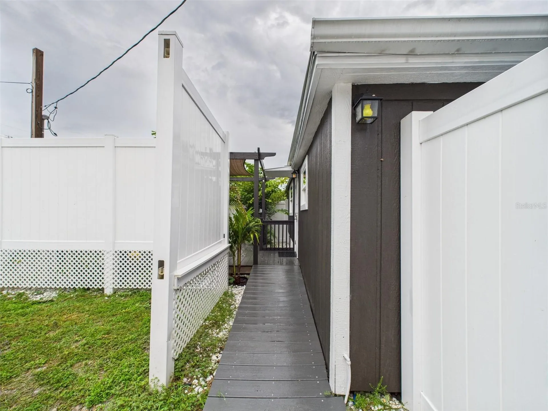 221 1st Street Davenport FL 33837