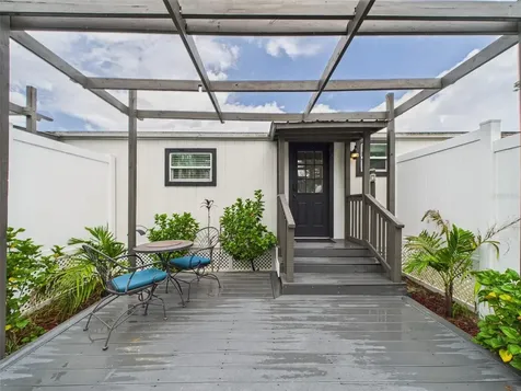 221 1st Street Davenport FL 33837