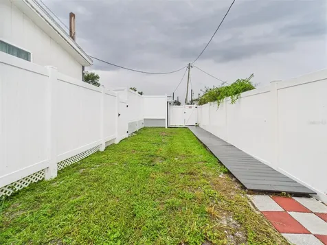 221 1st Street Davenport FL 33837