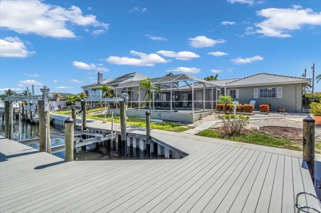 3816 Royal Palm Drive Bradenton FL 34210