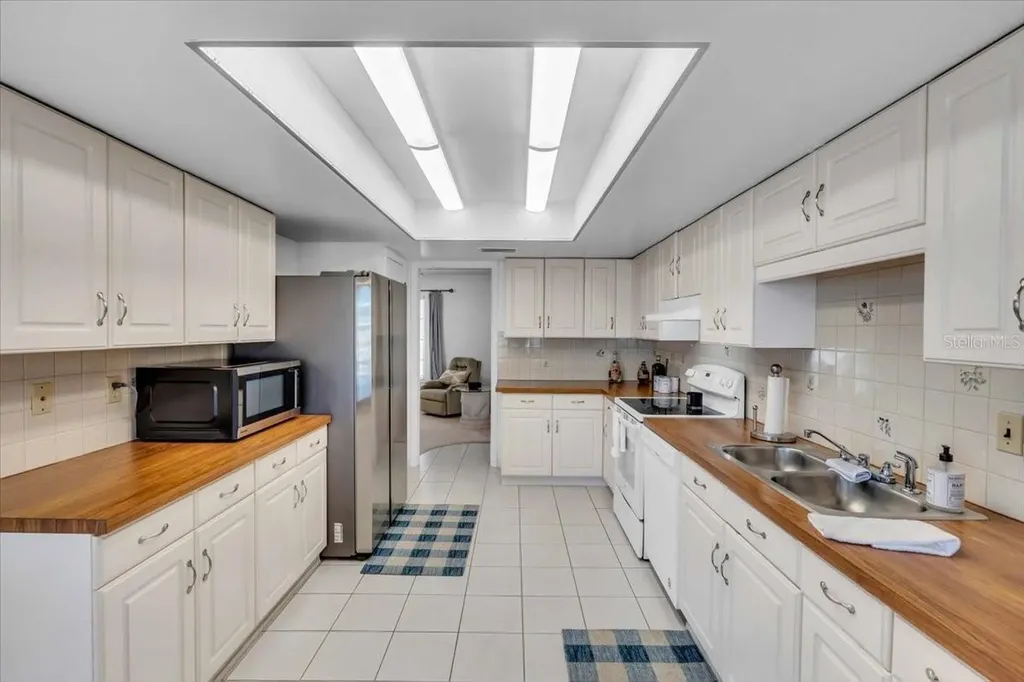 3816 Royal Palm Drive Bradenton FL 34210