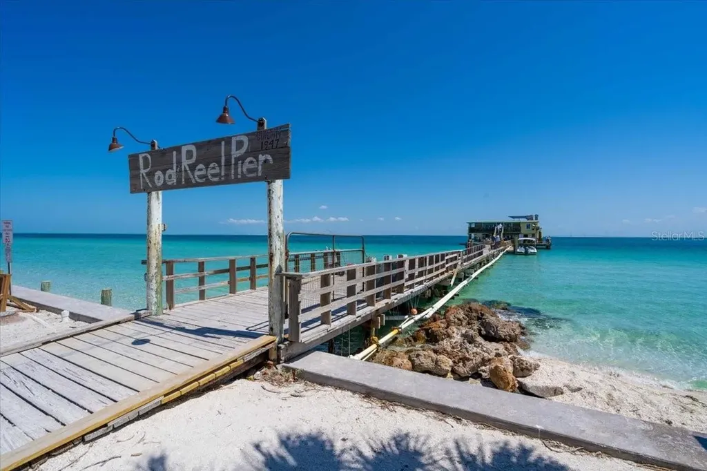 3816 Royal Palm Drive Bradenton FL 34210