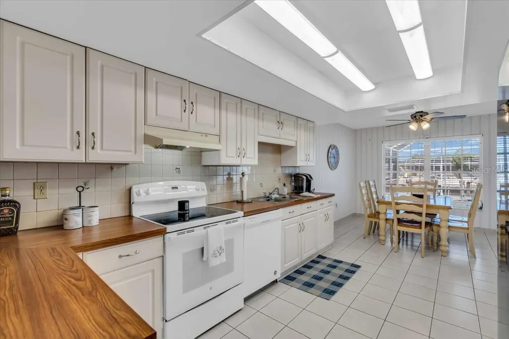3816 Royal Palm Drive Bradenton FL 34210