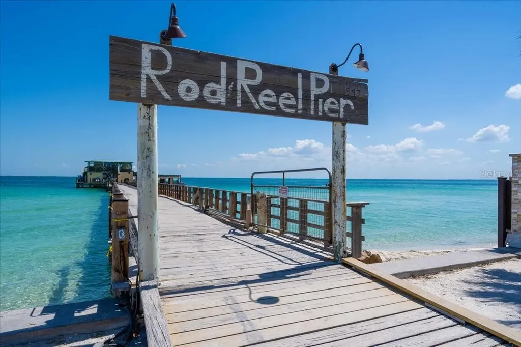 3816 Royal Palm Drive Bradenton FL 34210