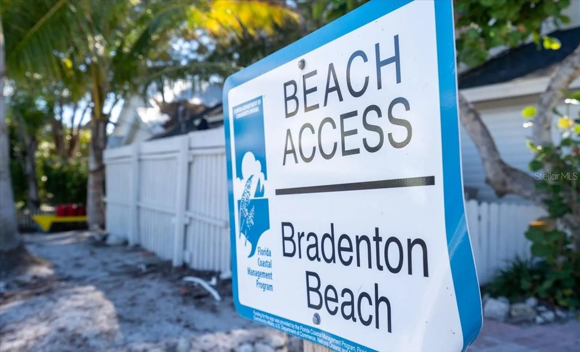 3816 Royal Palm Drive Bradenton FL 34210