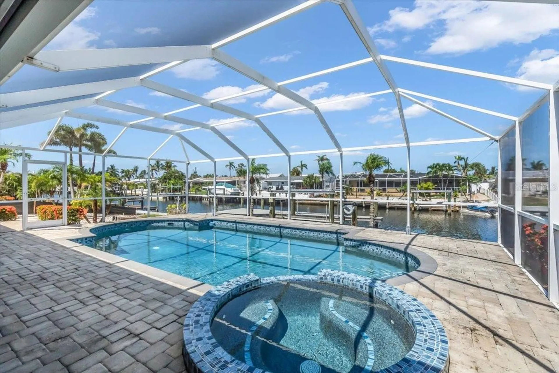 3816 Royal Palm Drive Bradenton FL 34210