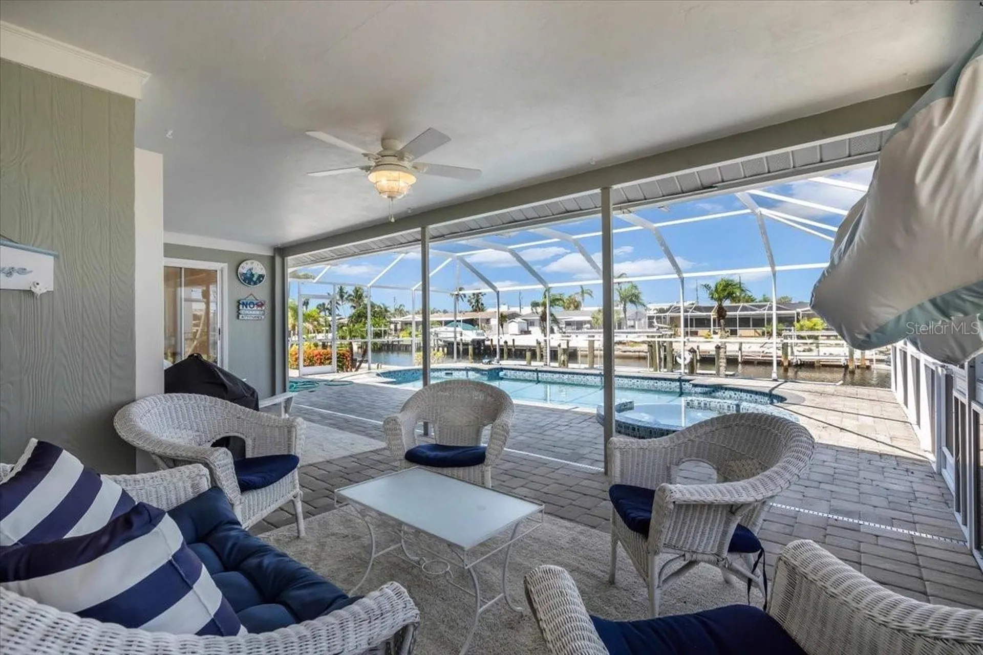 3816 Royal Palm Drive Bradenton FL 34210
