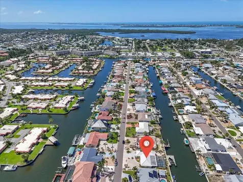 3816 Royal Palm Drive Bradenton FL 34210