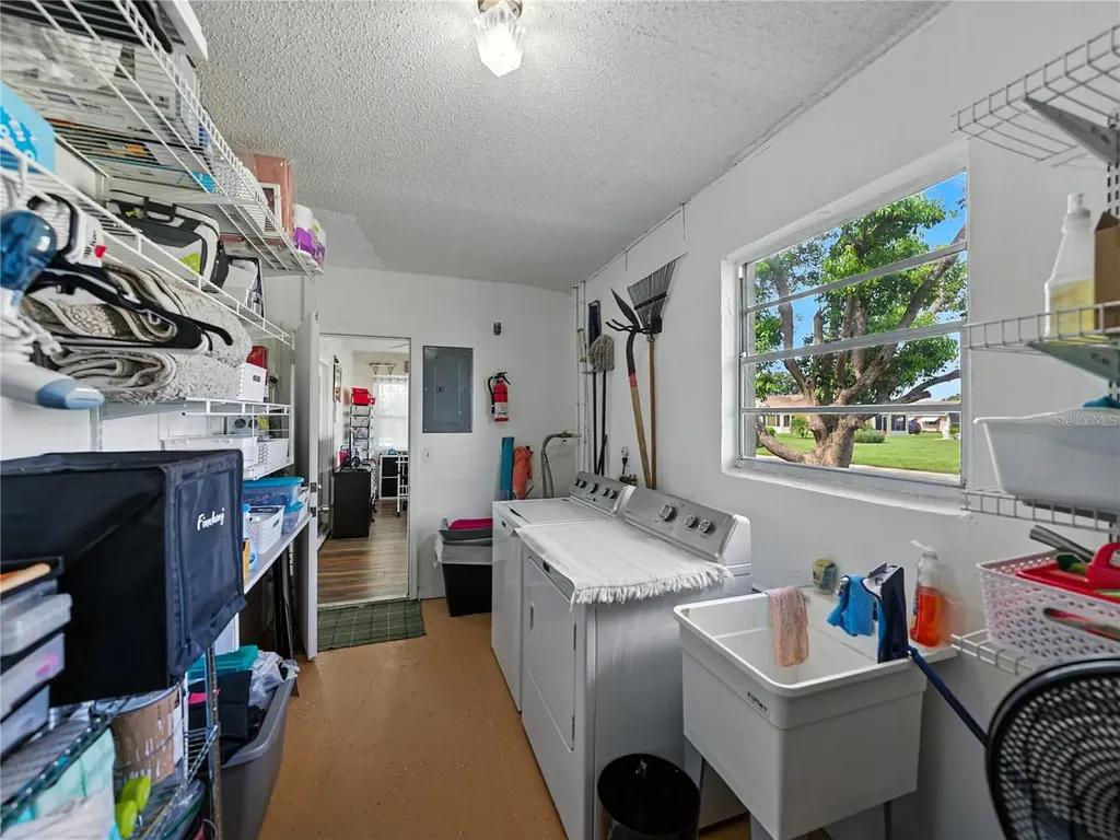 322 Gloucester Boulevard Sun City Center FL 33573