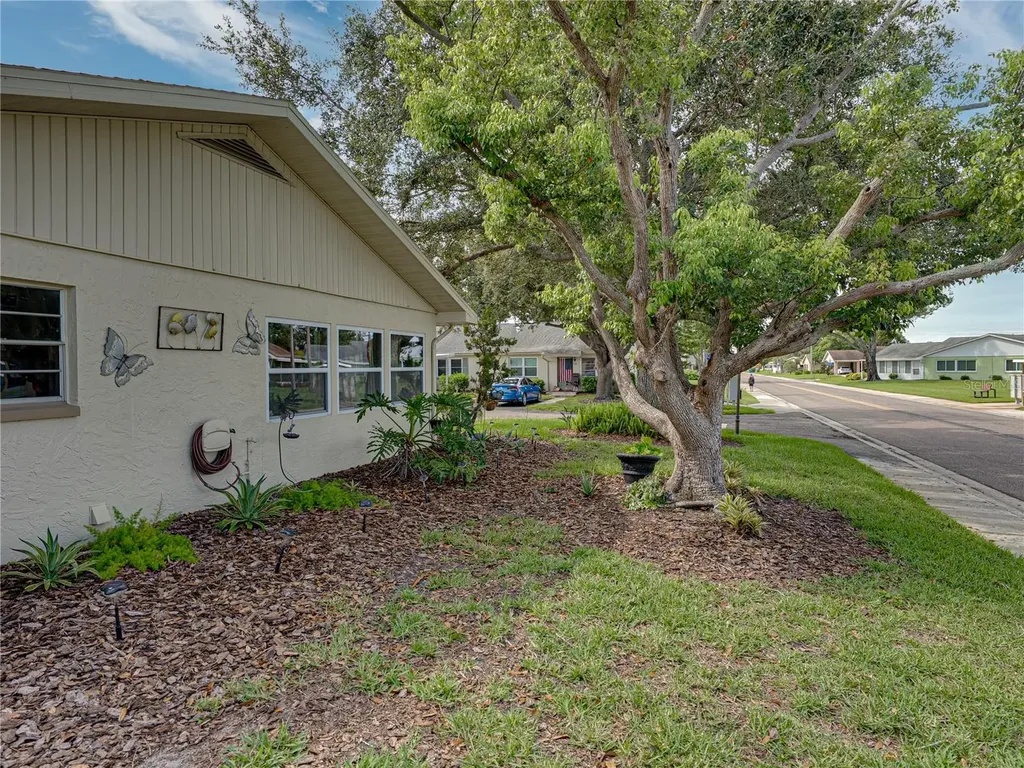 322 Gloucester Boulevard Sun City Center FL 33573