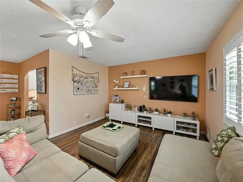 322 Gloucester Boulevard Sun City Center FL 33573