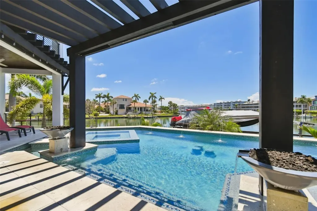 206 6th Street E Tierra Verde FL 33715