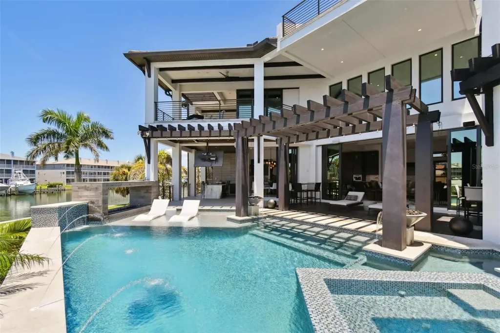 206 6th Street E Tierra Verde FL 33715