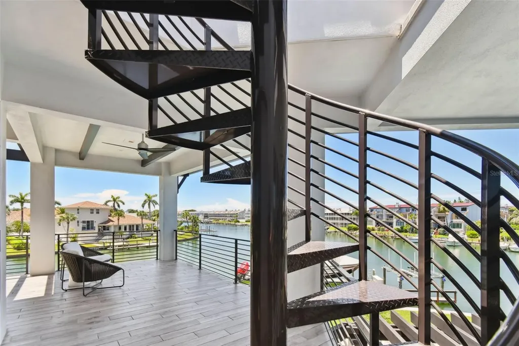 206 6th Street E Tierra Verde FL 33715