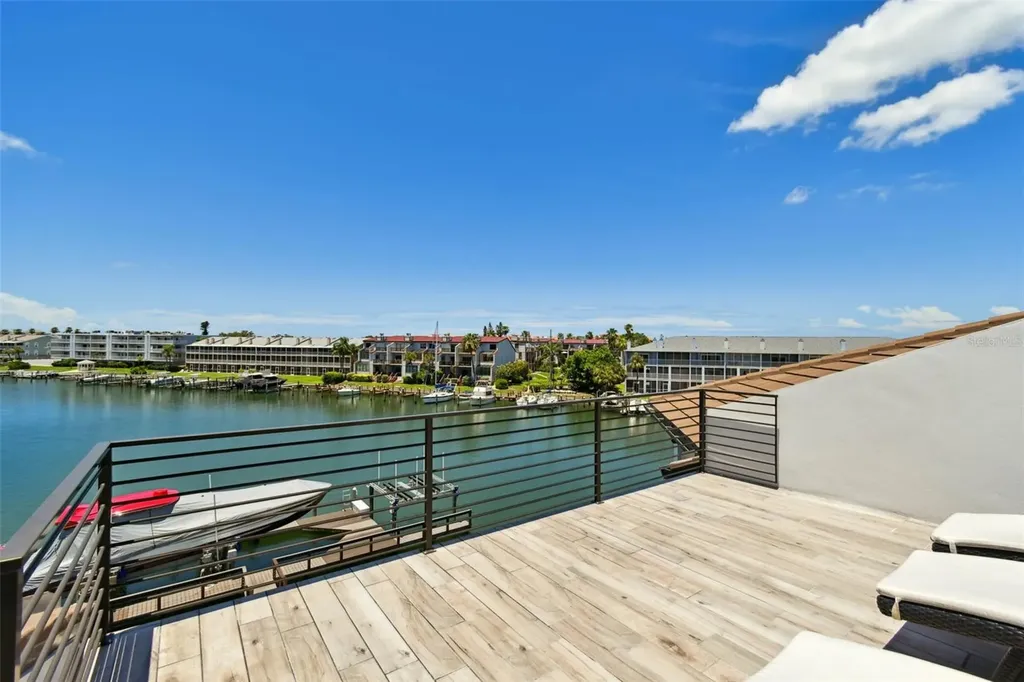206 6th Street E Tierra Verde FL 33715